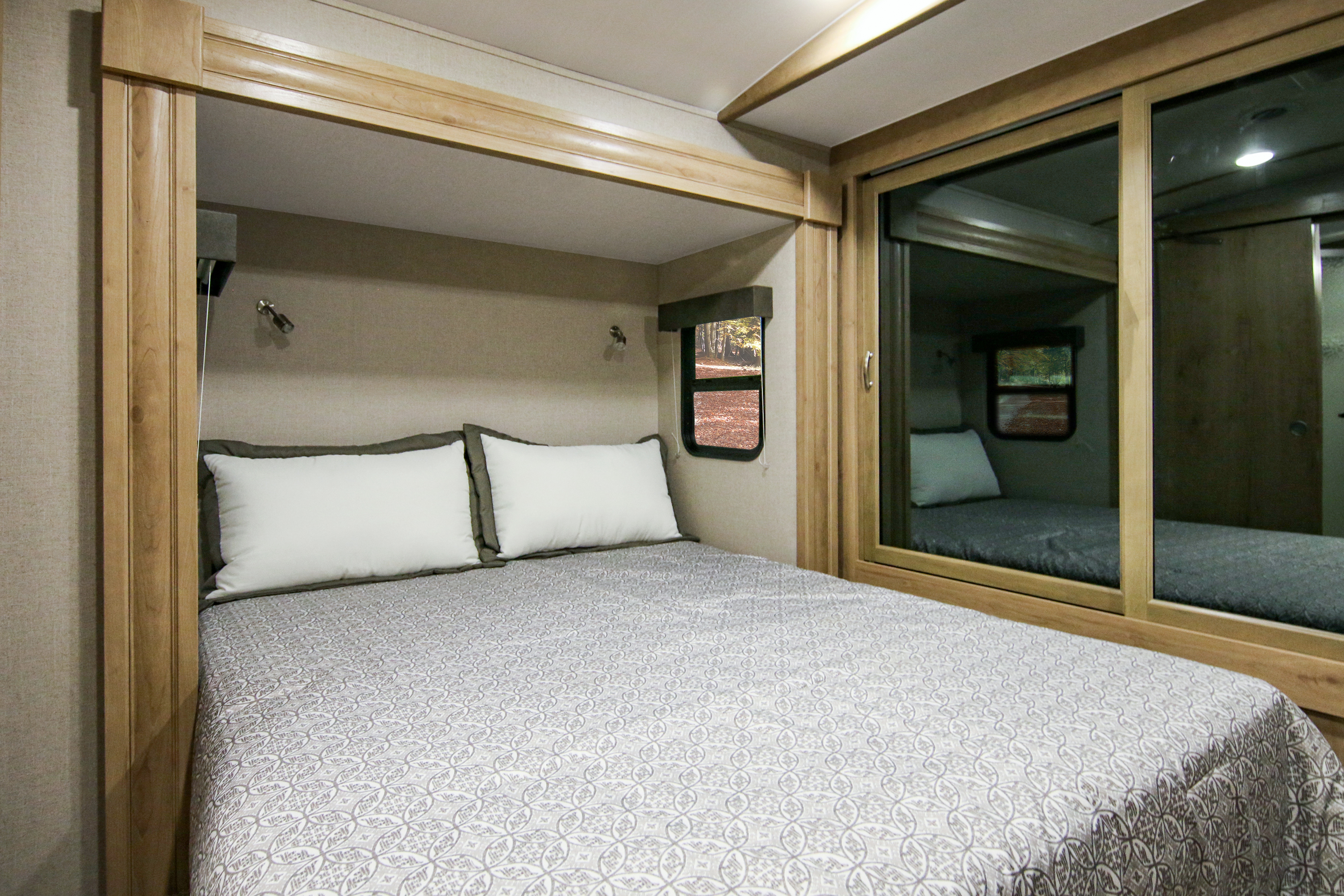 2026 Winnebago Minnie Plus 29DDBH photo 6